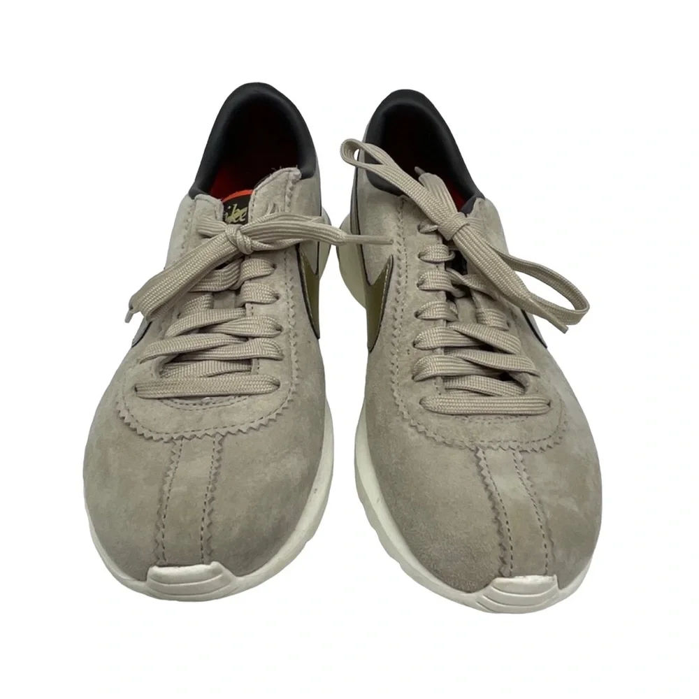 EUC Nike Womens Roshe Cortez NM PRM Suede‎ 9